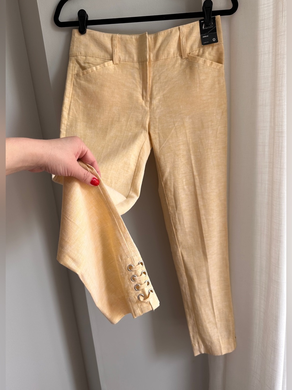 New York & Company Pale Yellow Cropped Linen-Blend Ankle Pants NWT